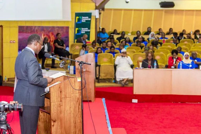 RIPOTI: ZAIDI YA ASILIMIA 40 YA WATUMISHI WA UMMA NCHINI  HAWAFANYI KAZI