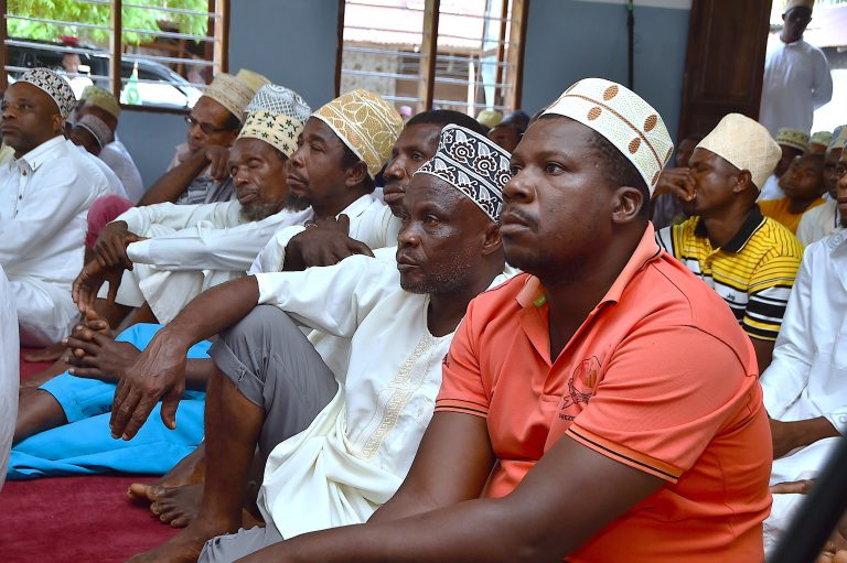 RAIS WA ZANZIBAR ALHAJJ DK.HUSSEIN MWINYI SALA YA IJUMAA NA DUA MAALUM MASJID NOOR MOYUNI MKOA WA KUSINI UNGUJA