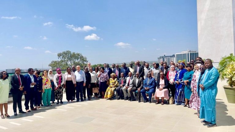 TANZANIA YAKABIDHIWA UENYEKITI KUNDI LA WATAALAMU MAJADILIANO MABADILIKO YA TABIANCHI BARA LA AFRIKA