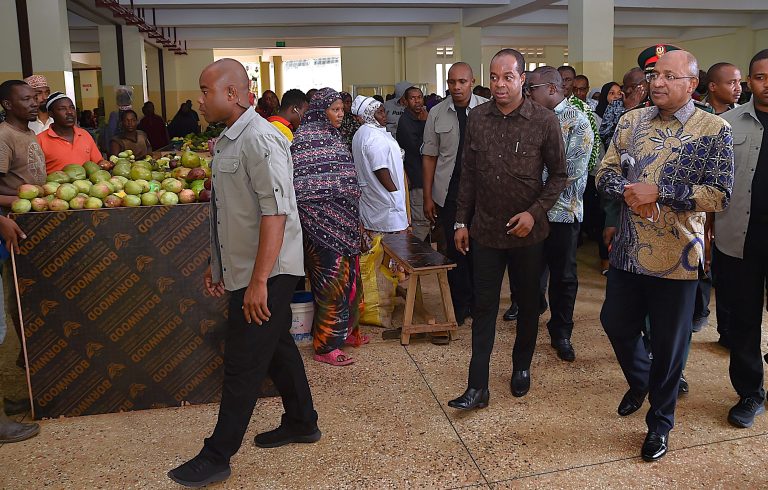 RAIS WA ZANZIBAR ATEMBELEA SOKO LA JUMBI WILAYA YA MAGHARIBI B UNGUJA