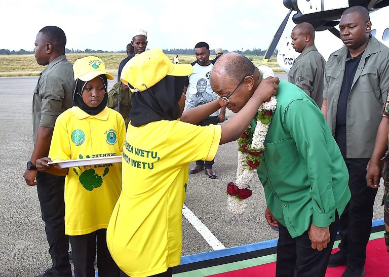 MAPOKEZI YA MAKAMU MWENYEKITI WA CCM ZANZIBAR MHE.DK.HUSSEIN ALIM MWINYI PEMBA
