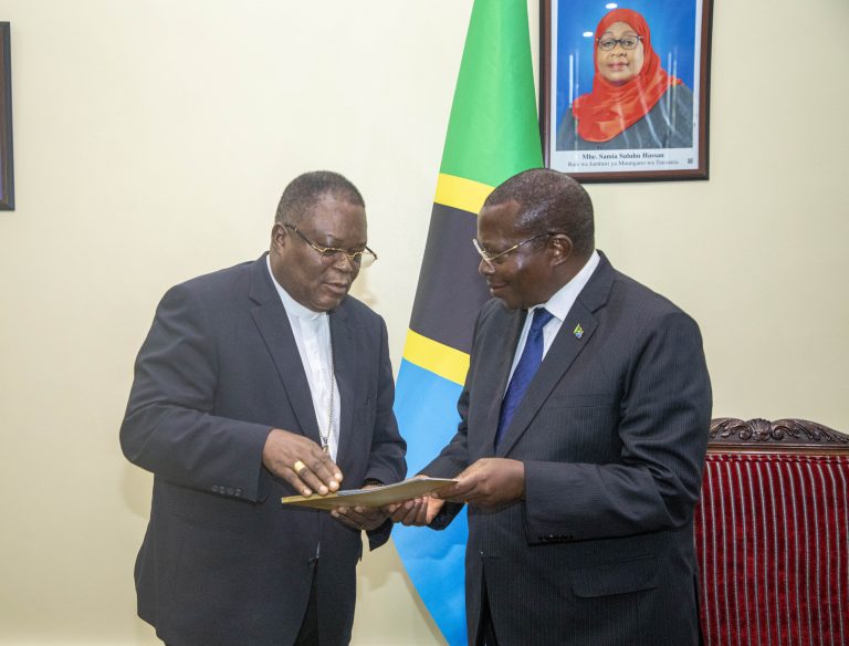 MAKAMU WA RAIS AFANYA MAZUNGUMZO NA MAASKOFU WA DRC