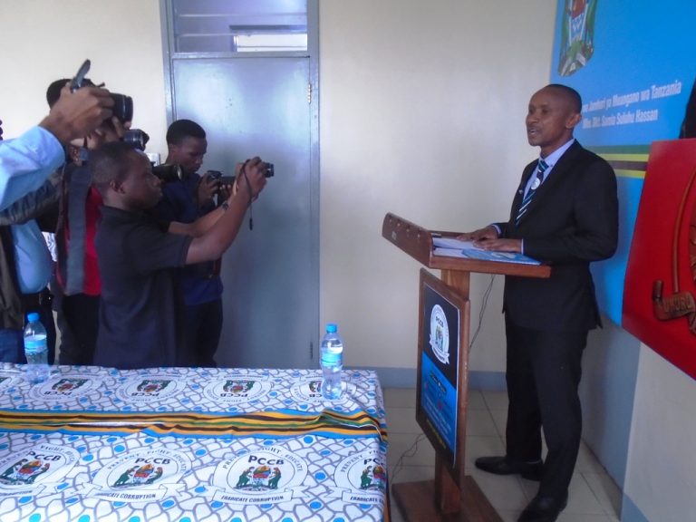 TAKUKURU MWANZA YADHIBITI ZAIDI YA MILIONI 360 ZA KODI ZISICHEPUSHWE