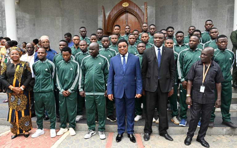 WAZIRI MKUU AKUTANA NA TIMU YA RUANGWA COMBINE