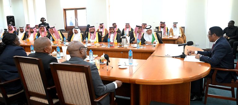 WAZIRI MKUU AKUTANA NA UJUMBE WA WAFANYABIASHARA KUTOKA FALME YA SAUDI ARABI