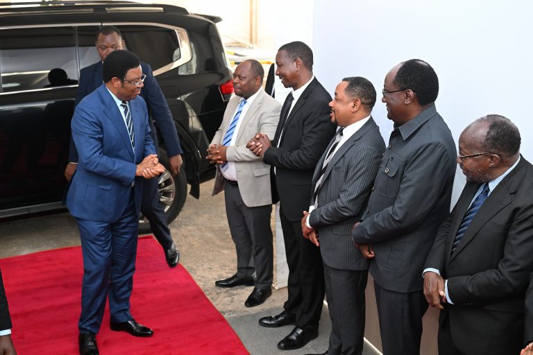 WAZIRI MKUU AMWAKILISHA RAIS DKT. SAMIA MAADHIMISHO YA MIAKA 20 YA BODI YA MIKOPO YA WANAFUNZI WA ELIMU YA JUU