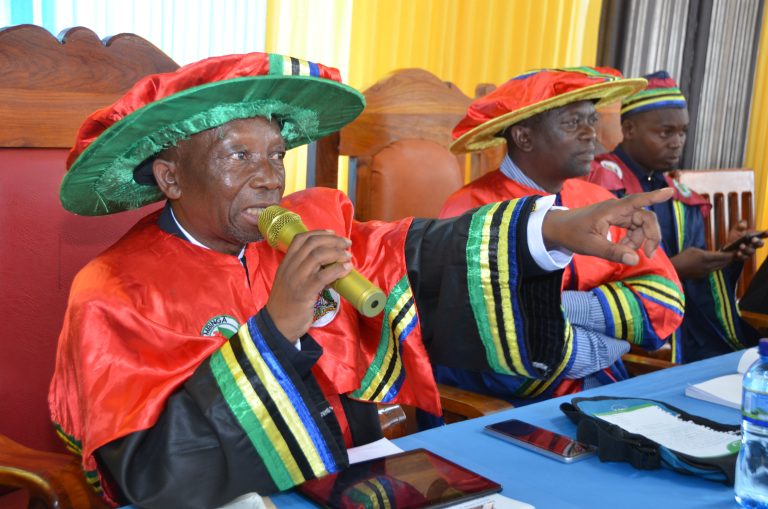 WATUMISHI SABA HALMASHAURI YA WILAYA MBINGA WASIMAMISHWA KAZI KWA WIZI WA MILIONI 28