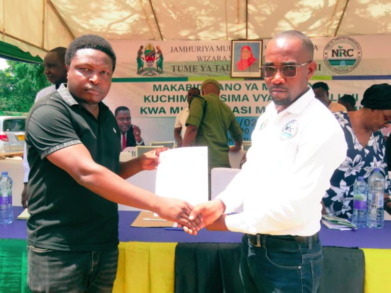 NIRC YASHUSHA NEEMA PWANI, KUJENGA VISIMA VYA UMWAGILIAJI VITANO