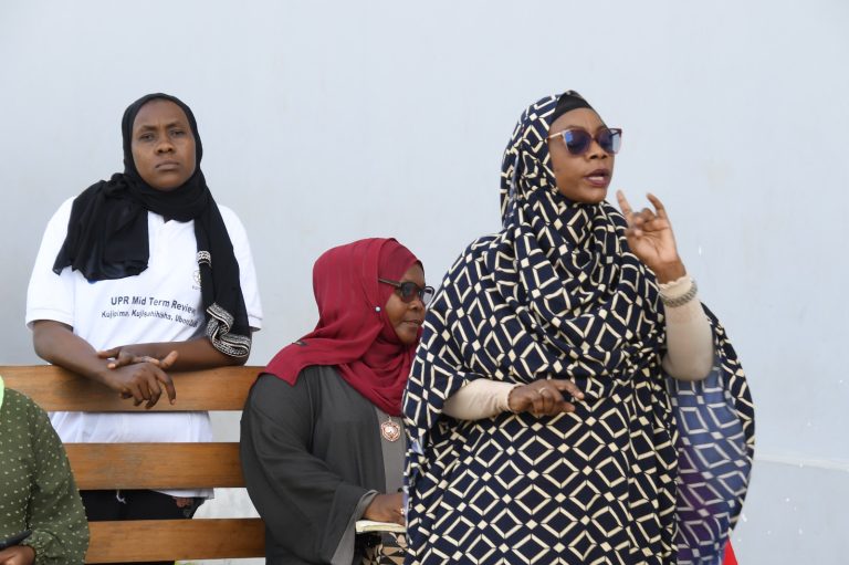 WANAWAKE WAHAMASISHWA KUJIANDIKISHA KWA AJILI YA UCHAGUZI