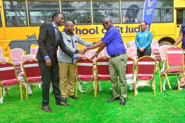 BENKI YA STANBIC YAENDELEA KUTOA MISAADA KWA WATOTO WENYE UHITAJI