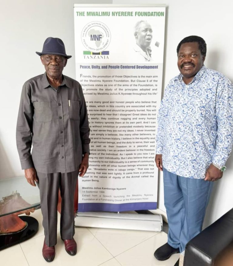 KATIBU MKUU CCM AKUTANA NA MZEE BUTIKU
