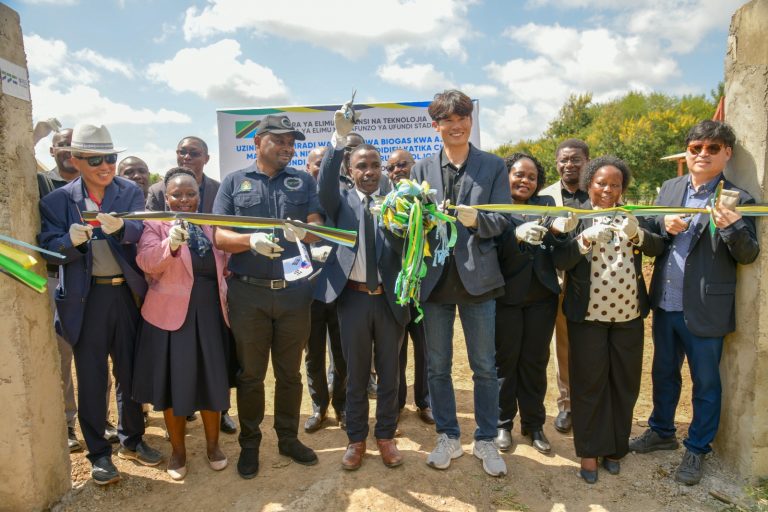 CHUO CHA VETA ARUSHA CHAZINDUA MRADI WA BIOGAS WENYE THAMANI YA SHILINGI MILIONI 156