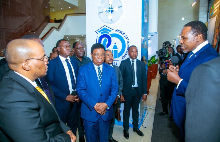 MAJALIWA ATOA WITO UWEKEZAJI WA NMB KATIKA ELIMU