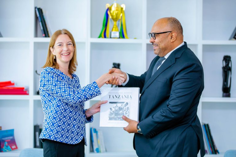 BALOZI KOMBO AKUTANA NA BALOZI WA USWISI NCHINI TANZANIA