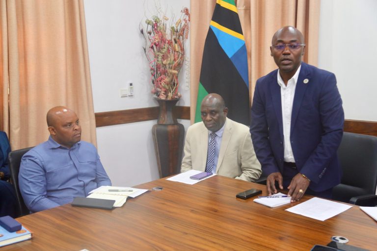 KAMATI YA BUNGE YA KATIBA NA SHERIA YAWASILI ZANZIBAR