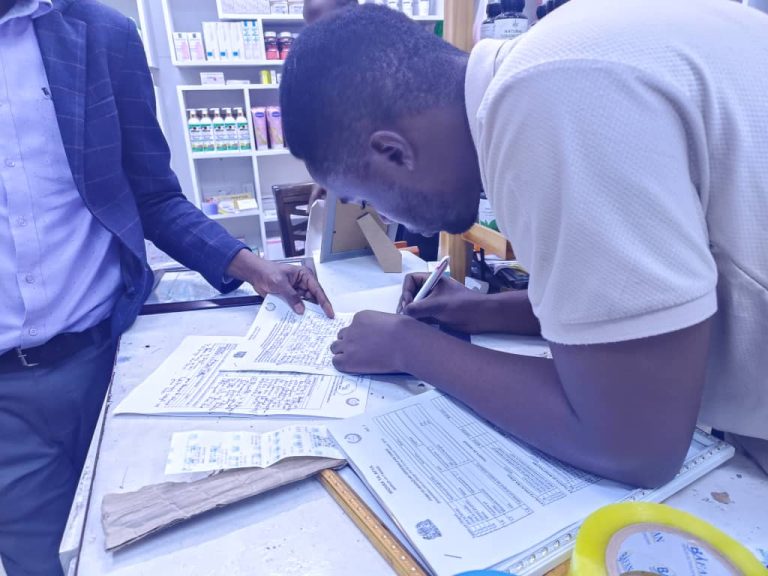 SERIKALI YATOA ONYO KWA WAMILIKI WA MADUKA YA DAWA 