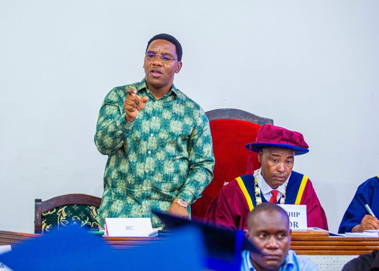 MADIWANI ARUSHA WAMWOMBA MAKONDA AGOMBEE UBUNGE ARUSHA MJINI.