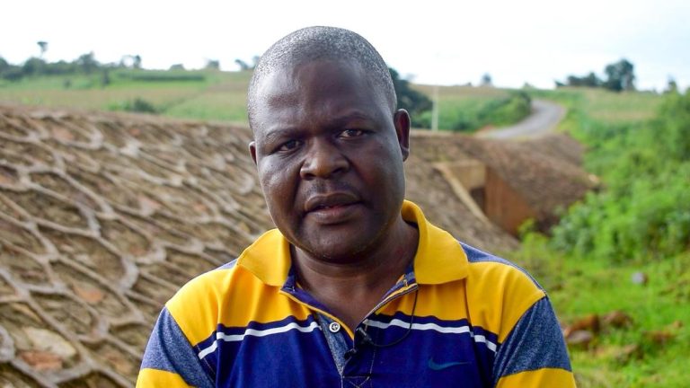 BARABARA YA ILOLO- NDOLEZI MKOANI SONGWE YAKIMBIZA WALANGUZI WA MAZAO