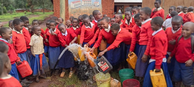 UKIMO WAPATA MAJI YA BOMBA KWA MARA YA KWANZA TANGU UHURU