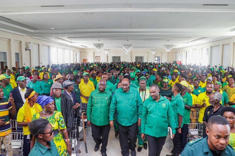 WASIRA AZUNGUMZA NA HALMASHAURI KUU YA CCM WILAYA YA TARIME