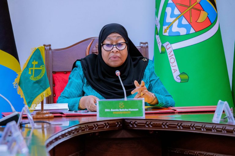 RAIS SAMIA AONGOZA KIKAO CHA KAMATI KUU YA CCM DODOMA