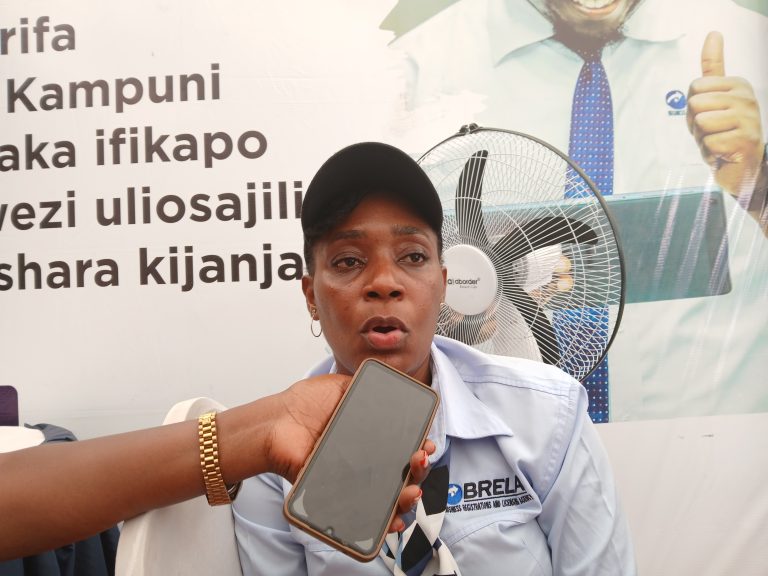WANANCHI WATAKIWA KUTEMBELEA BANDA LA  BRELA ILI KUPATA ELIMU  YA HUDUMA ZINAZOTOLEWA SAMBAMBA NA KUTATULIWA CHANGAMOTO ZAO.