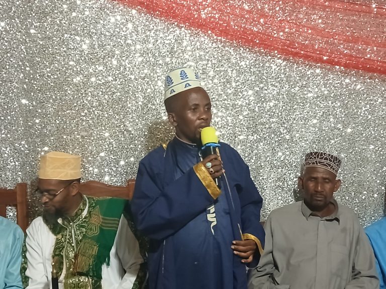 WAUMINI WA TAASISI YA DINI YA KIISLAMU YA TWARIKA ZAWIYA KUU MKOANI ARUSHA WAMSHUKURU RAIS SAMIA .