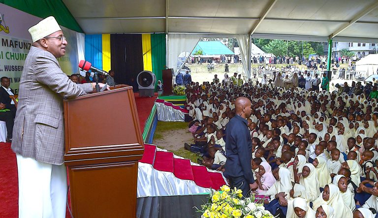 RAIS WA ZANZIBAR DKT. MWINYI AMEFUNGUA SKULI YA MSINGI YA GHOROFA