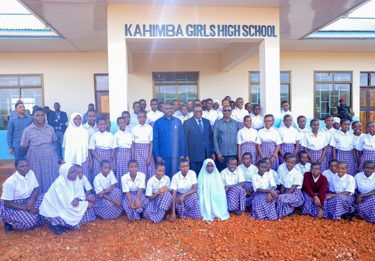MAKAMU WA RAIS AKAGUA UJENZI WA SHULE YA SEKONDARI YA WASICHANA KAHIMBA