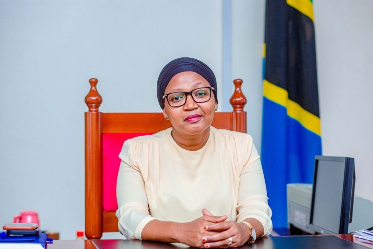 DC MWANGA WANAWAKE WANAPASWA KUJIAMINI NA KUITUMIKIA JAMII KWA HAKI 