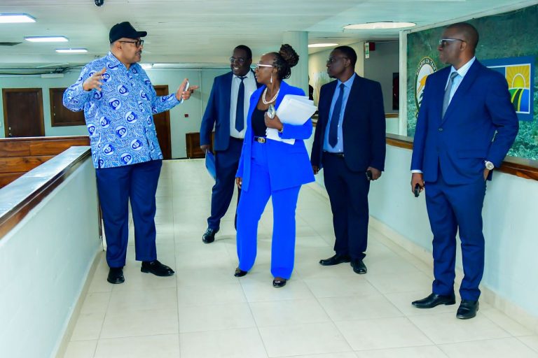 WAZIRI KOMBO APONGEZA MABORESHO KITUO CHA MIKUTANO CHA AICC ARUSHA