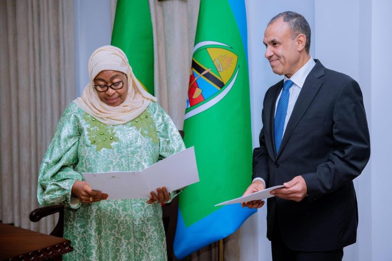 RAIS SAMIA AKUTANA NA MJUMBE MAALUM WA RAIS WA MISRI
