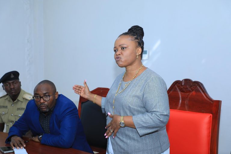 NAIBU WAZIRI MAHUNDI APONGEZA HUDUMA ZA MAWASILIANO KATIKA MPAKA WA TUNDUMA