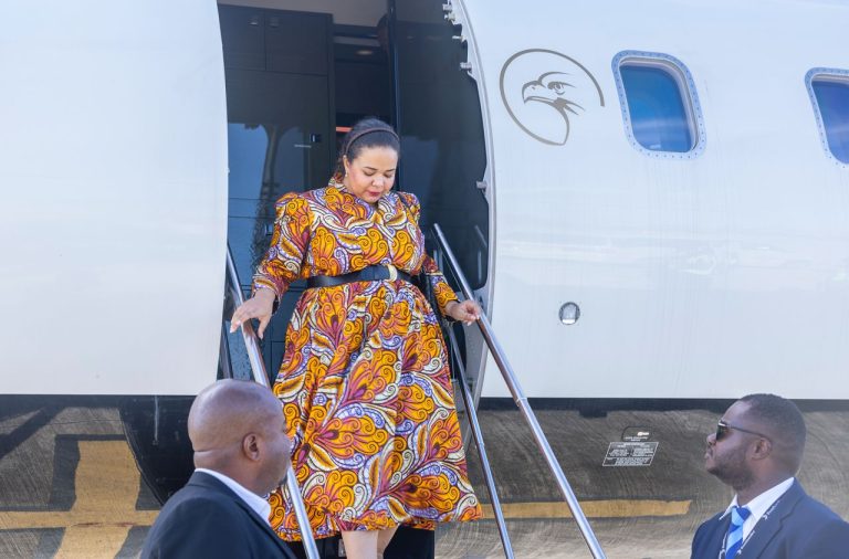 WAZIRI WA MAMBO YA NJE WA DRC AWASILI NCHINI