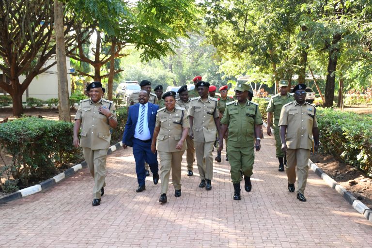 KAMISHNA (CP) SABAS AWASILI KATIKA SHULE YA POLISI TANZANIA (TPS – MOSHI) KILIMANJARO KWA AJILI YA  KUFUNGA KIKAO KAZI  CHA MAAFISA WANADHIMU  NA WAHASIBU  WA JESHI LA POLISI 