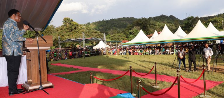 WAZIRI MKUU AHUTUBIA MKUTANO WA HADHARA USANGI WILAYANI MWANGA