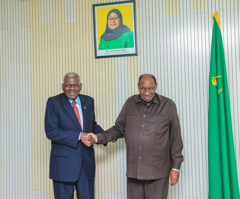 WASIRA AZUNGUMZA NA SPIKA WA JAMHURI YA CUBA, OFISI NDOGO YA CCM LUMUMBA