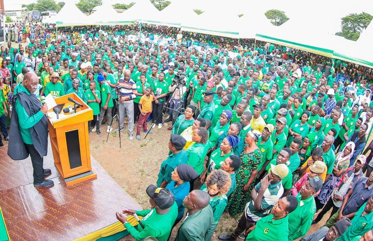 WASIRA AMJIBU ZITTO KABWE  KUHUSU VIKAO VYA CHADEMA