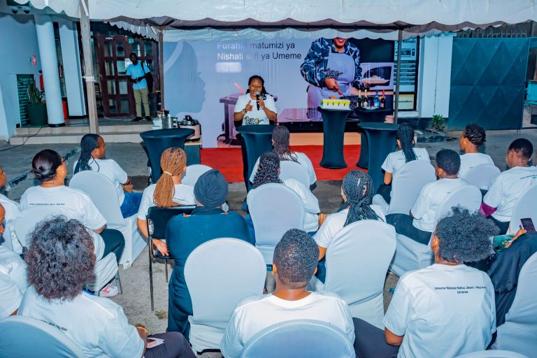 TANESCO TEMEKE WAPEWA ELIMU MATUMIZI YA JIKO JANJA KUADHIMISHA SIKU YA WANAWAKE DUNIANIA