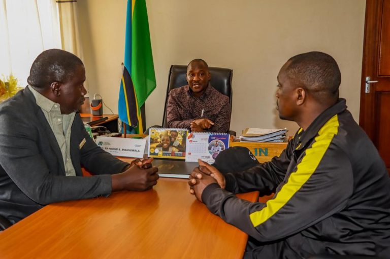 DC MWANGWALA ASISITIZA  ELIMU YA KODI KUTOMEZA BIASHARA ZA MAGENDO