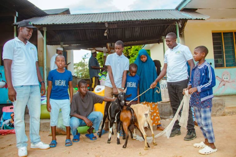 ETDCO YATOA MKONO WA EID EL FITRI KITUO CHA KULEA WATOTO IGAMILO