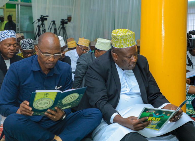 KATIBU MKUU LUHEMEJA ASHIRIKI DUA YA SHEIKH KARUME ZANZIBAR