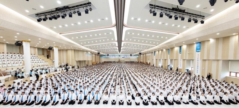 SHINCHEONJI: KANISA PEKEE DUNIANI AMBALO KILA MSHIRIKI HUMILIKI KITABU CHA UFUNUO