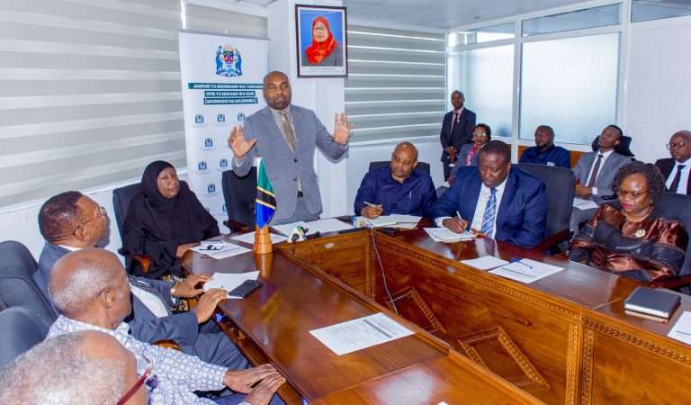 WAZIRI MASAUNI AZINDUA BODI MPYA YA NEMC