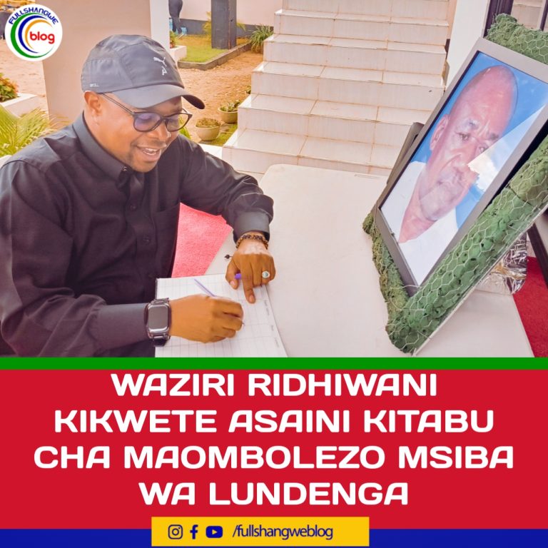 WAZIRI RIDHIWANI KIKWETE ASAINI KITABU CHA MAOMBOLEZO MSIBA WA LUNDENGA