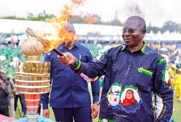 MAKAMU WA RAIS AZINDUA MBIO ZA MWENGE KWA MWAKA 2025