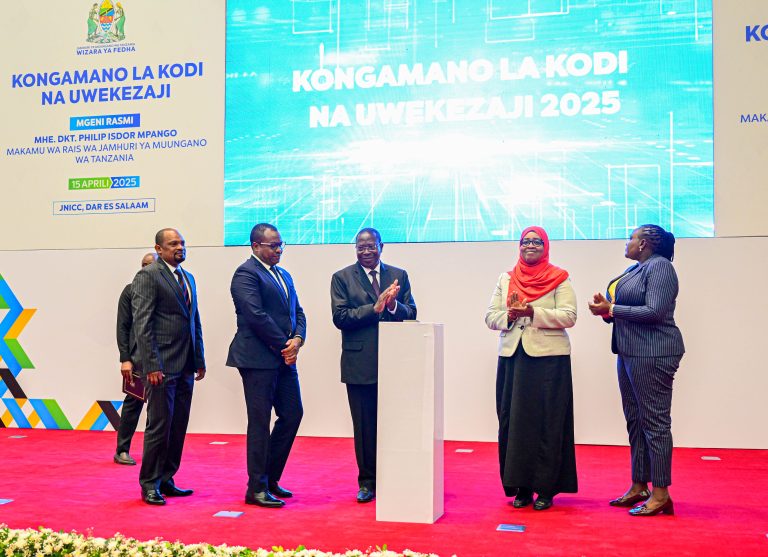MAKAMU WA RAIS DKT. MPANGO AFUNGUA KONGAMANO LA KODI NA UWEKEZAJI MWAKA 2025