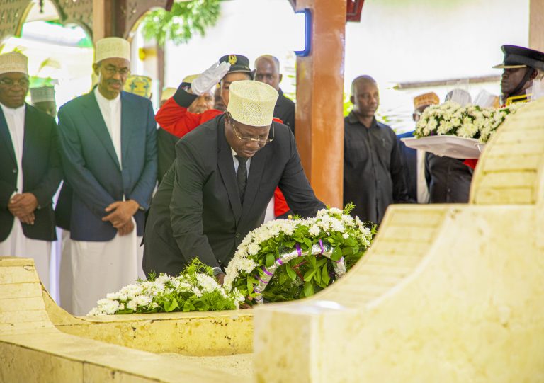 MAKAMU WA RAIS ASHIRIKI KUMBUKIZI YA MIAKA 53 YA KIFO CHA HAYATI KARUME
