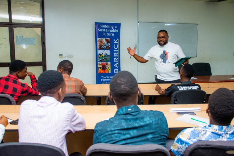 BARRICK YASHAURI WANAFUNZI KUWA NA BIDII NA UBUNIFU KATIKA KONGAMANO LA AIESEC CHUO KIKUU CHA DAR ES SALAAM
