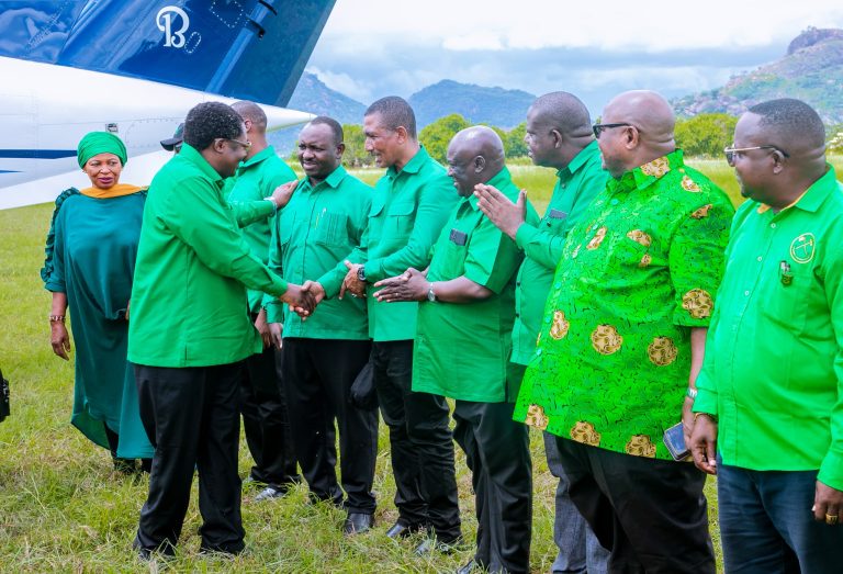 KATIBU MKUU CCM DKT. NCHIMBI ATUA MASASI AKIELEKEA TUNDURU